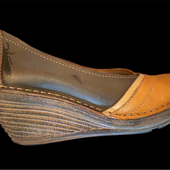 Fly London Women's Mustard and Gray Wedges with a band of Cream - Picture 6 of 8